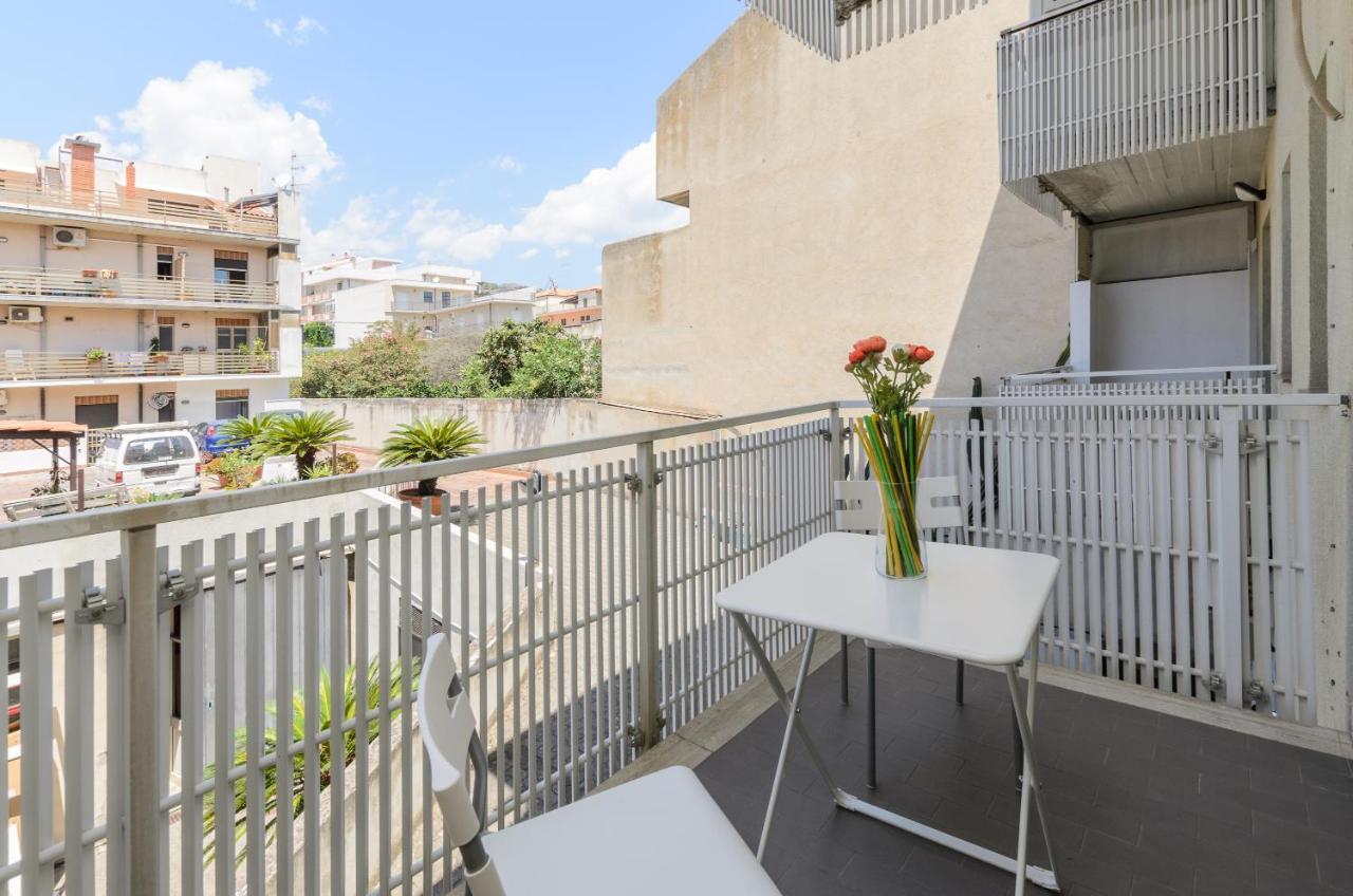Marina D'Agro Residence Santa Teresa Di Riva Exterior foto